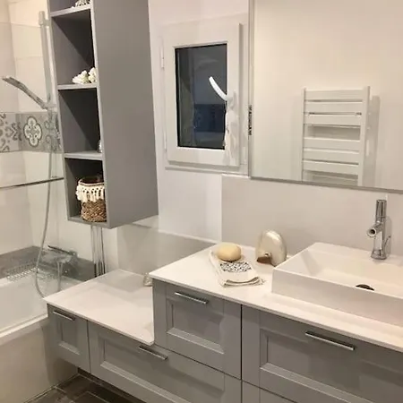 Villa Cap D'antibes 50m From The 3 Bedrooms/pool Antibes