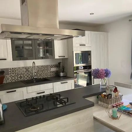 Cap D'antibes 50m From The 3 Bedrooms/pool Villa