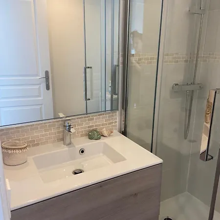 Cap D'antibes 50m From The 3 Bedrooms/pool Vila Antibes